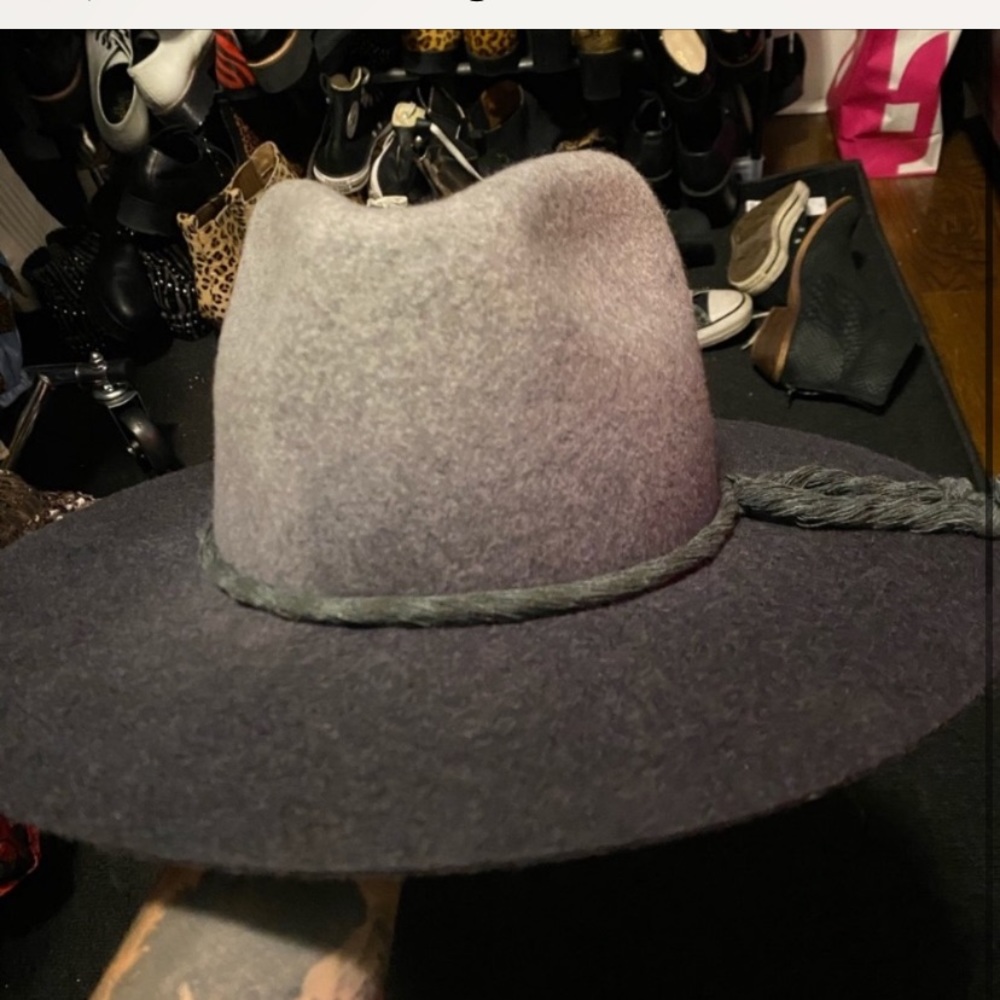 Brand new hat never worn! Olive&pique